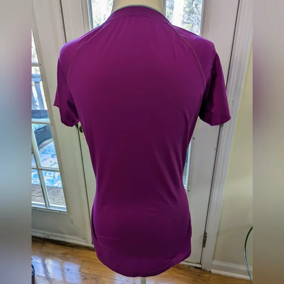 NIKE PRO DRI-FIT MEDIUM FITTED TOP WORKOUT DARK PINK WITH BLUE SWOOSH & NECKLINE - Picture 4 of 6